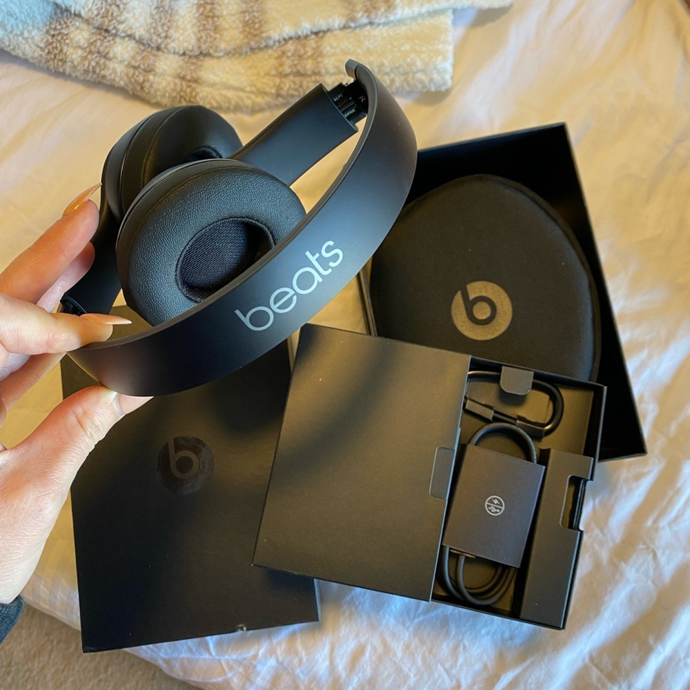 Beats Solo3 Wireless On-Ear Headphones